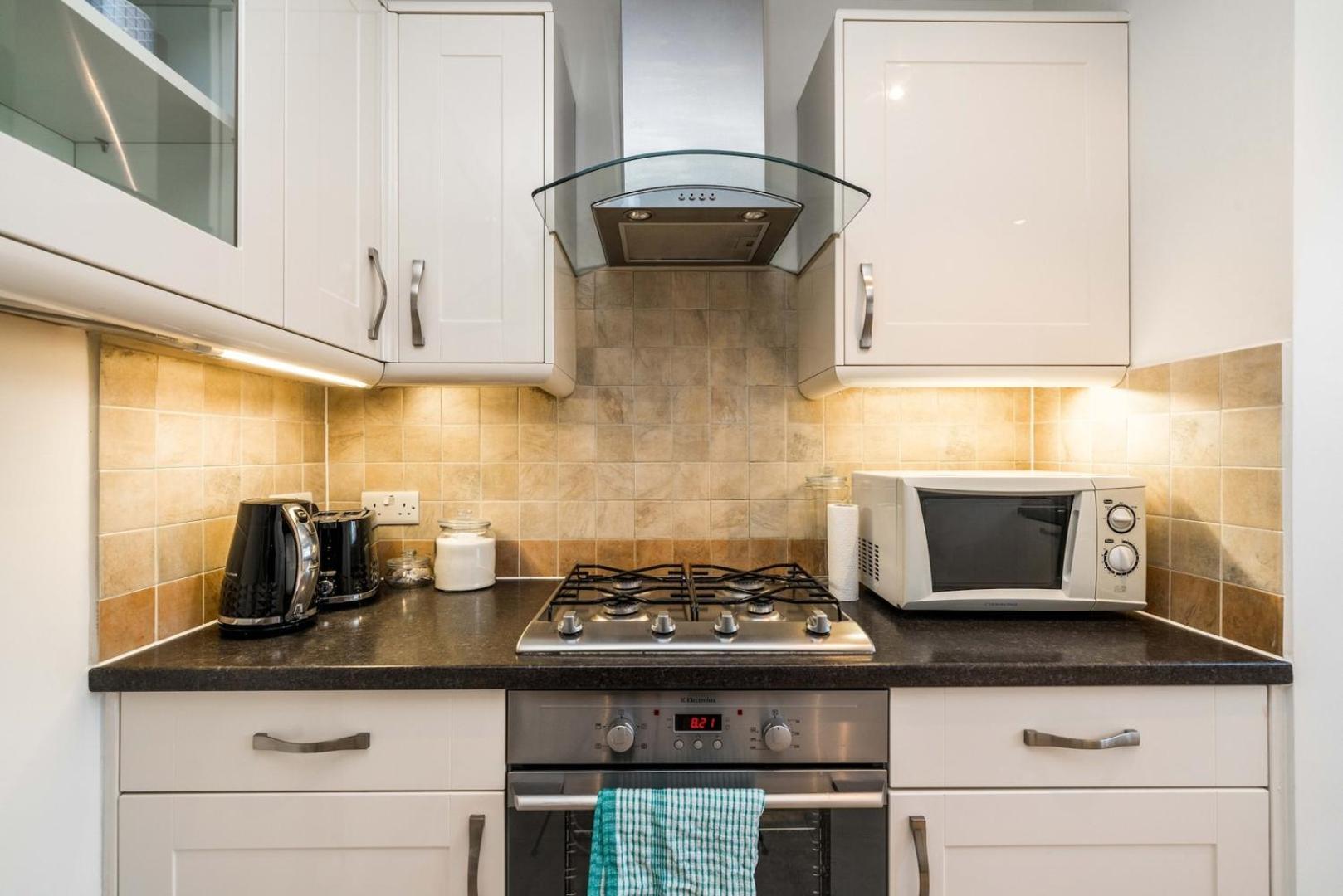 New 2Bd Flat Heart Of Battersea - Close To Station London Eksteriør billede
